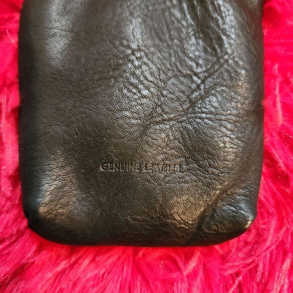 Vintage Black Genuine Pebbled Leather Pouch with Silver Toned Kiss Lock - Picture 7 of 8